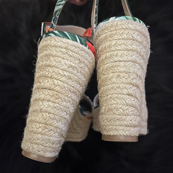 SOLD Espadrille Sandal Charles David Espadrille Platform Jute Sandal Palm Motif - Picture 9 of 9